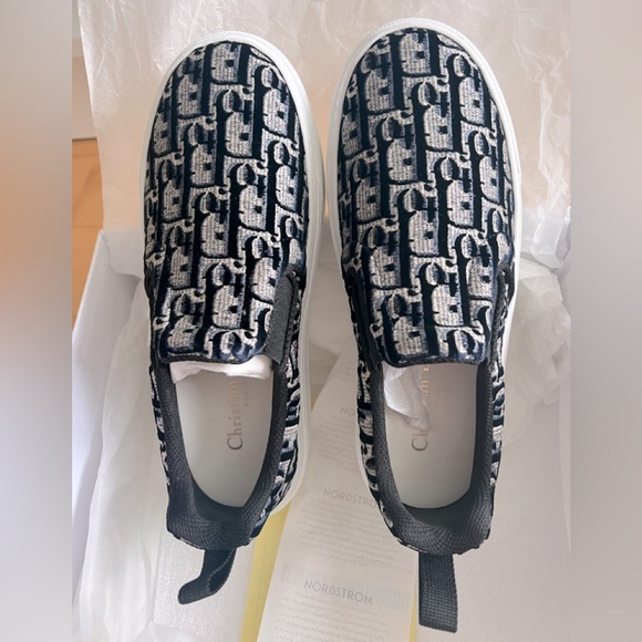 Dior Sneaker - Picture 1 of 6